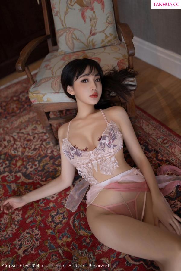 陆萱萱  [XiuRen]高清写真图 2024.08.01 No.8954 陆萱萱 长裙美腿第24张图片